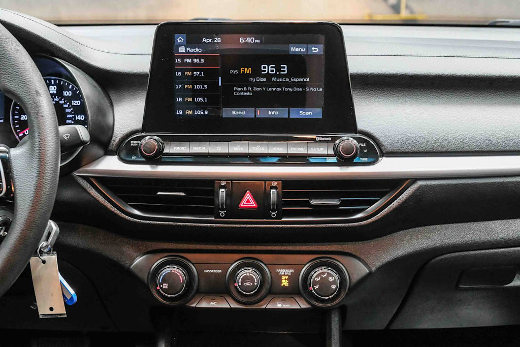 Thumbnail: 2020 Kia Forte - 14