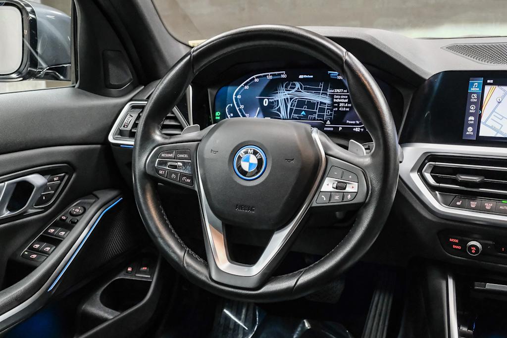 Thumbnail: 2022 BMW 3 Series - 9