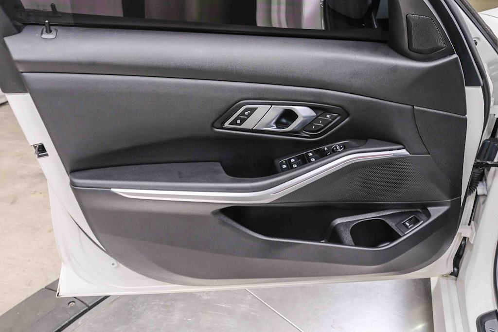 Thumbnail: 2023 BMW 3 Series - 31