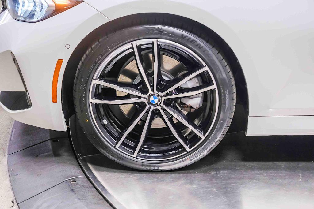 Thumbnail: 2023 BMW 3 Series - 21