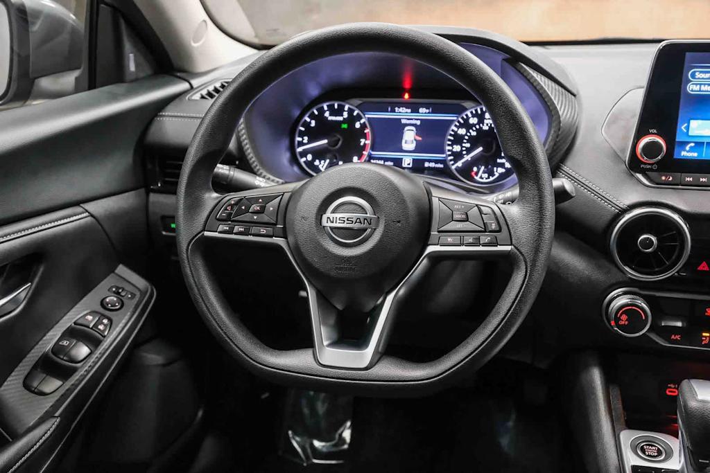 Thumbnail: 2023 Nissan Sentra - 10