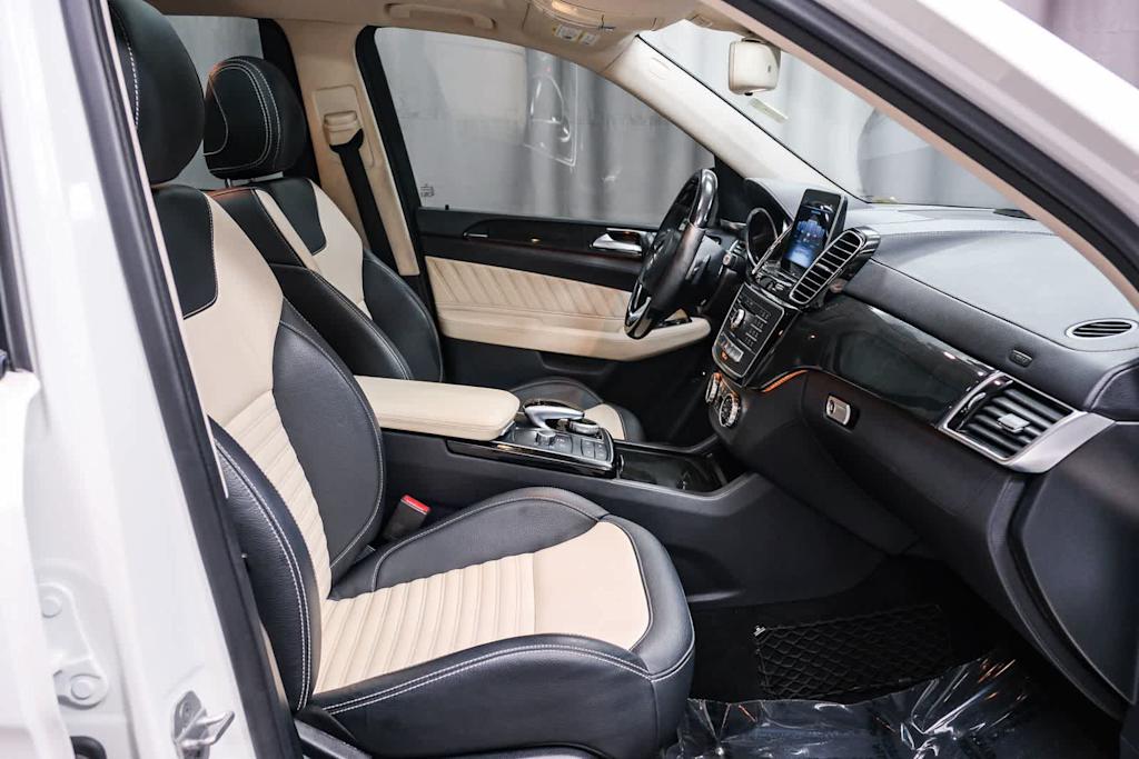 Thumbnail: 2018 Mercedes-Benz GLE - 11