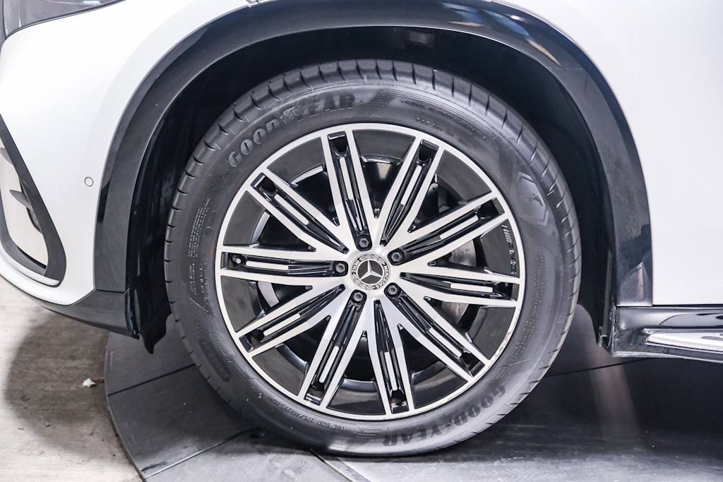 Thumbnail: 2023 Mercedes-Benz EQS - 17