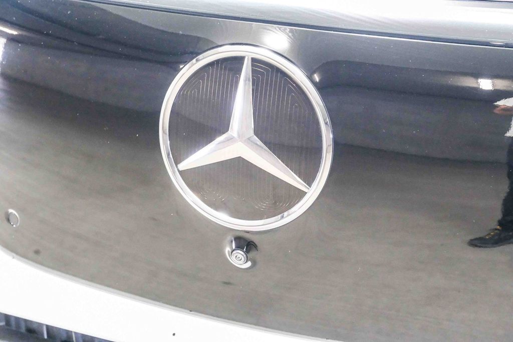 Thumbnail: 2023 Mercedes-Benz EQS - 7
