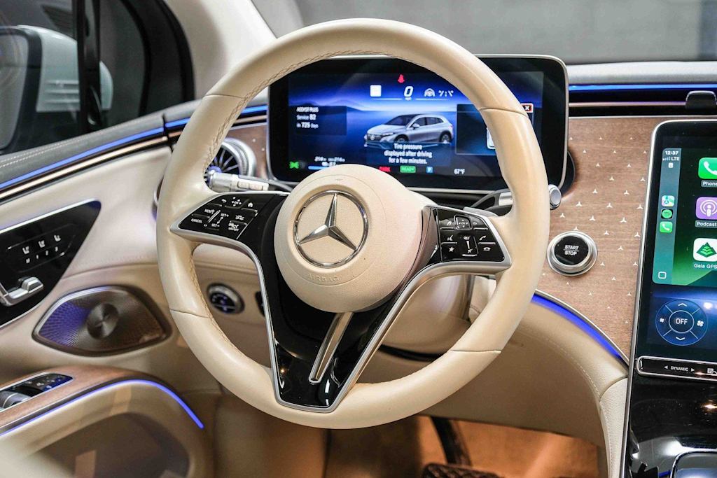 Thumbnail: 2023 Mercedes-Benz EQS - 7