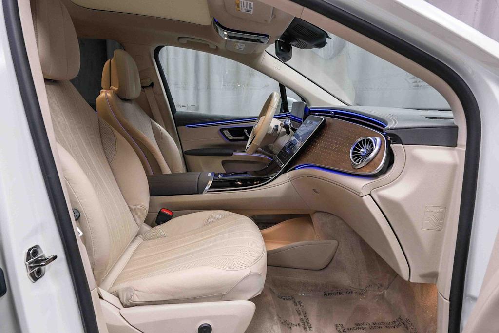 Thumbnail: 2023 Mercedes-Benz EQS - 9