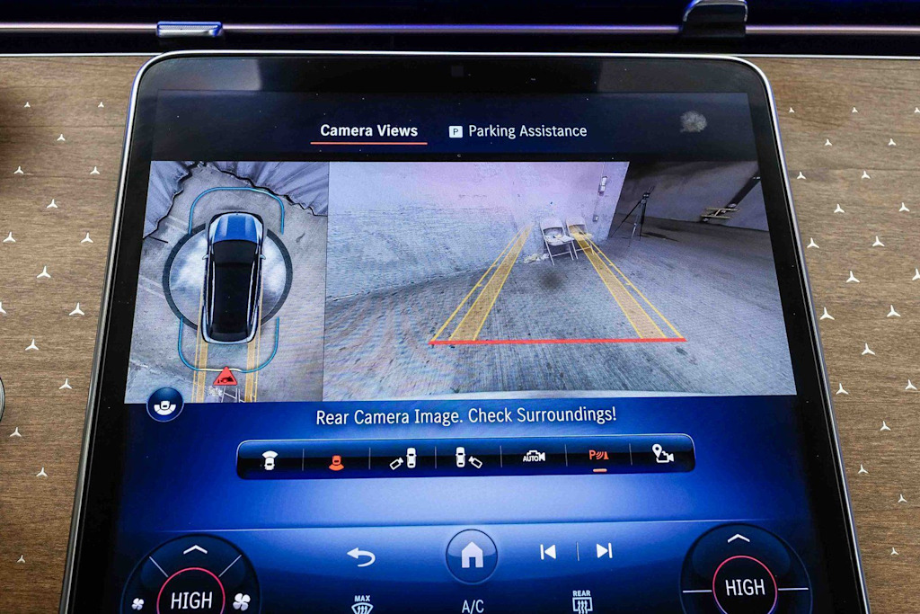 Thumbnail: 2023 Mercedes-Benz EQS - 24