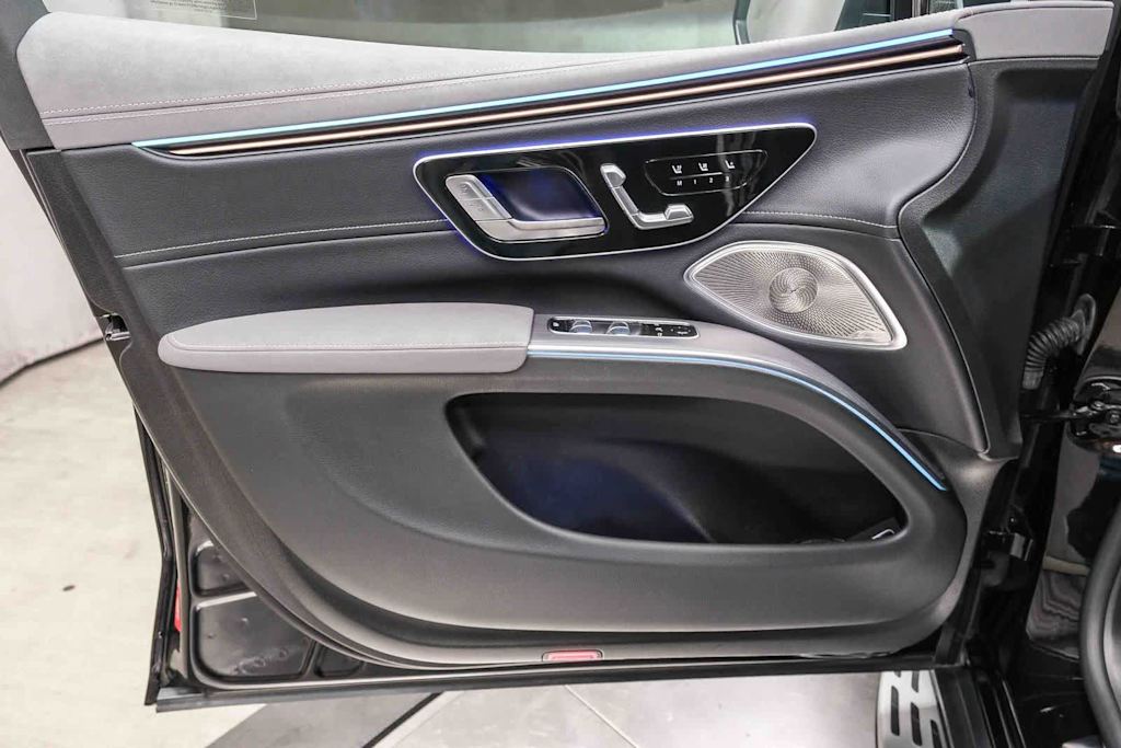 Thumbnail: 2024 Mercedes-Benz EQS - 27
