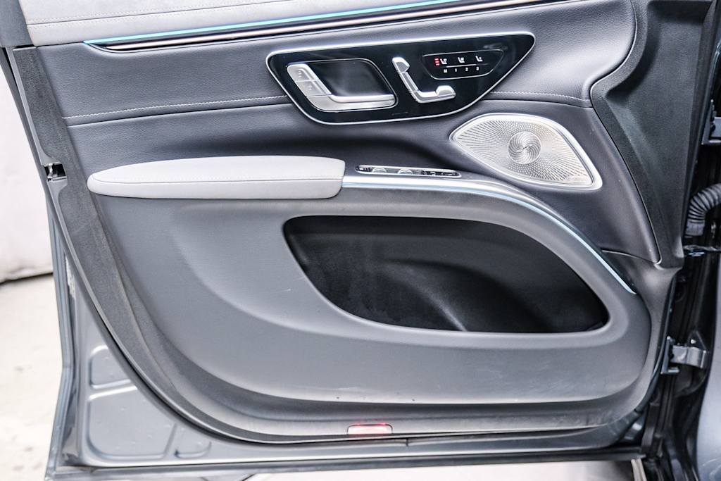 Thumbnail: 2023 Mercedes-Benz EQS - 22