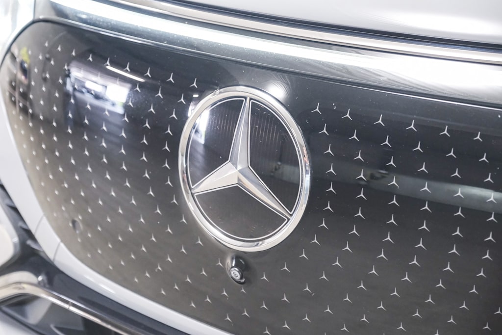 Thumbnail: 2023 Mercedes-Benz EQS - 6