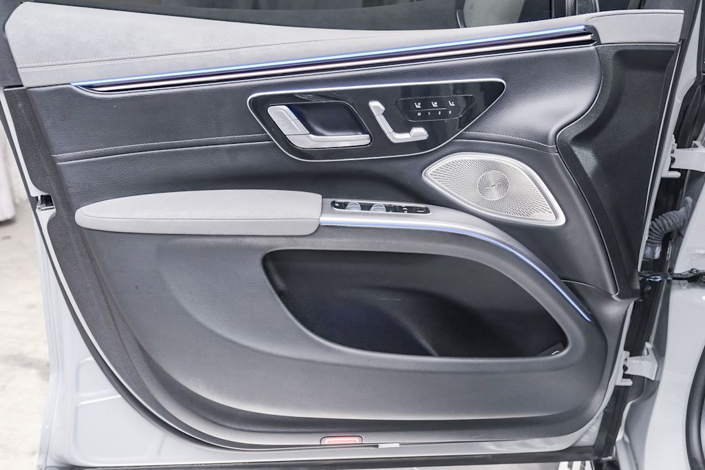 Thumbnail: 2023 Mercedes-Benz EQS - 29