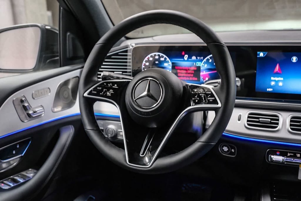 Thumbnail: 2026 Mercedes-Benz GLE - 10