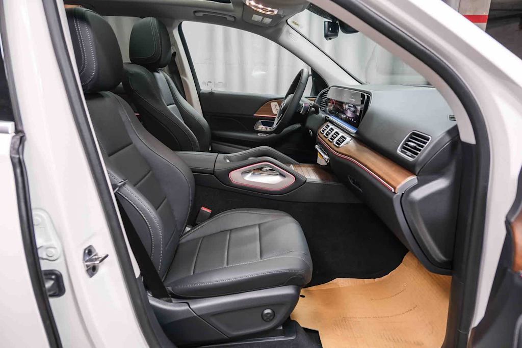 Thumbnail: 2026 Mercedes-Benz GLE - 11