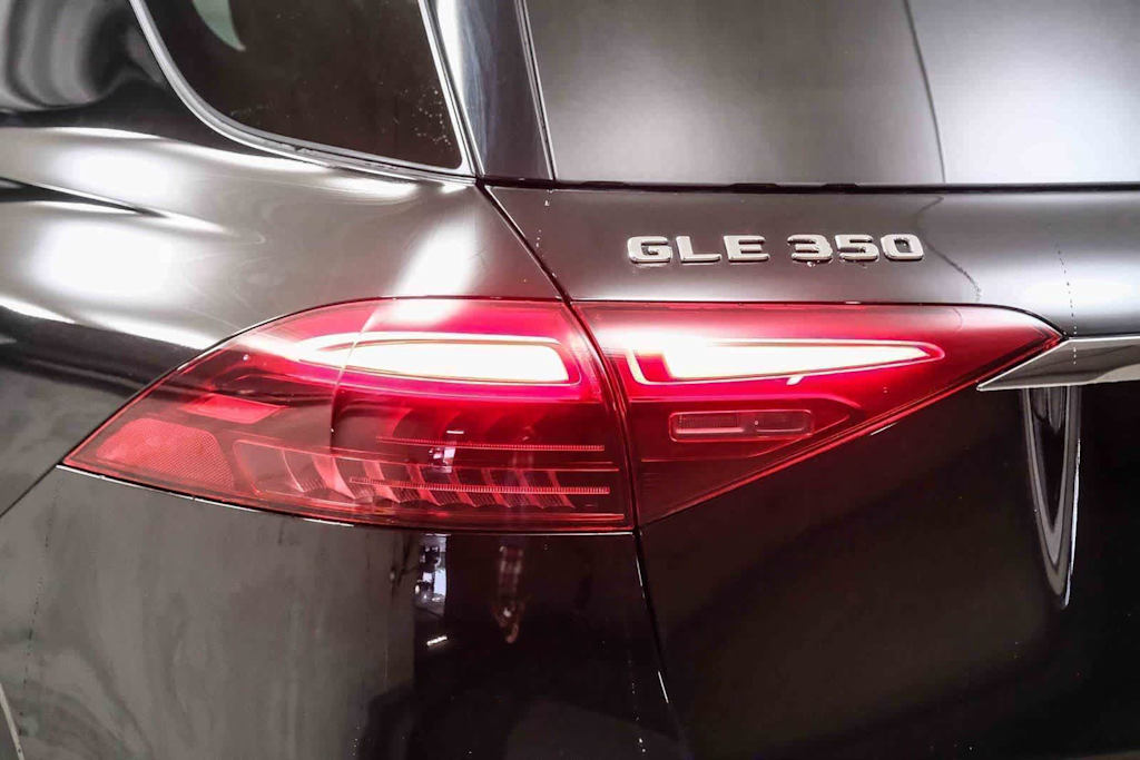 Thumbnail: 2026 Mercedes-Benz GLE - 16