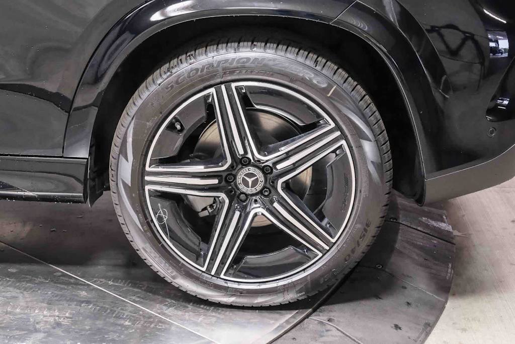 Thumbnail: 2026 Mercedes-Benz GLE - 6