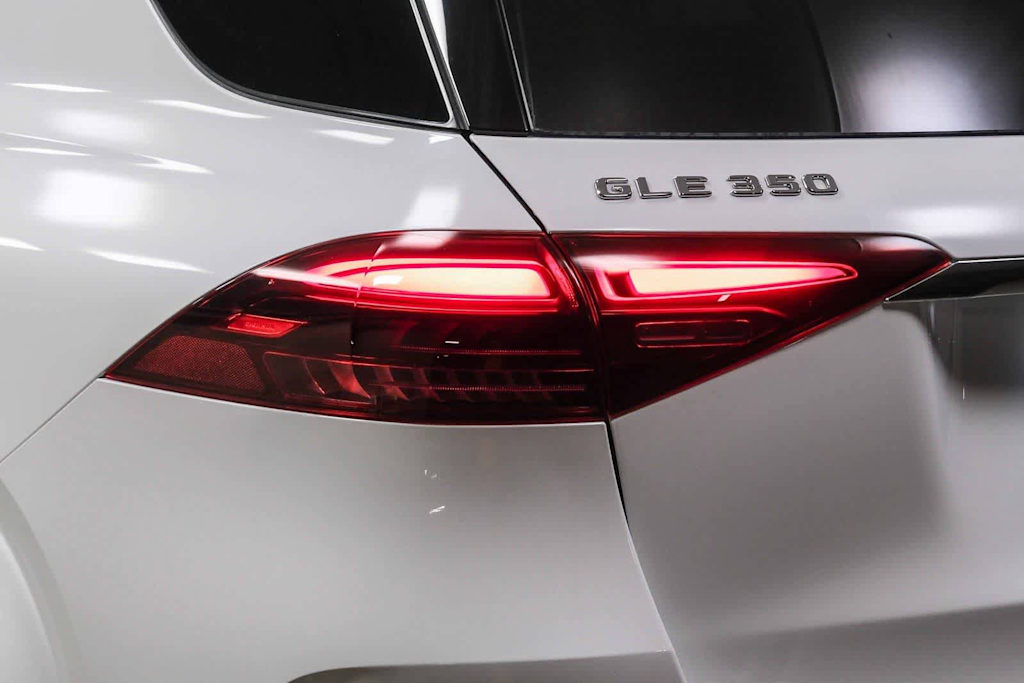 Thumbnail: 2026 Mercedes-Benz GLE - 16