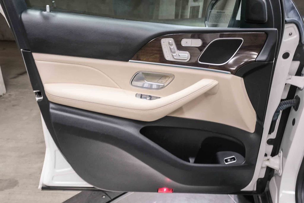 Thumbnail: 2021 Mercedes-Benz GLE - 29