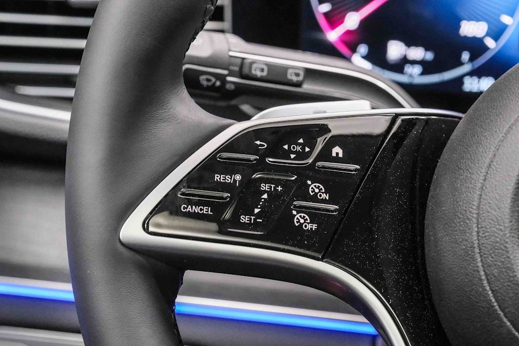 Thumbnail: 2026 Mercedes-Benz GLE - 26