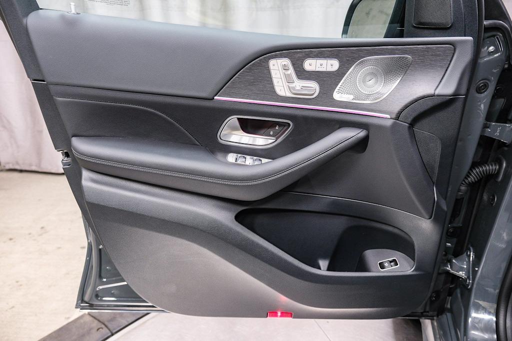 Thumbnail: 2026 Mercedes-Benz GLE - 27