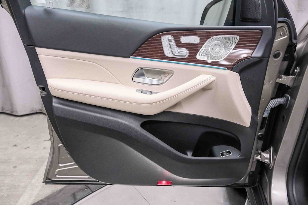 Thumbnail: 2023 Mercedes-Benz GLE - 25