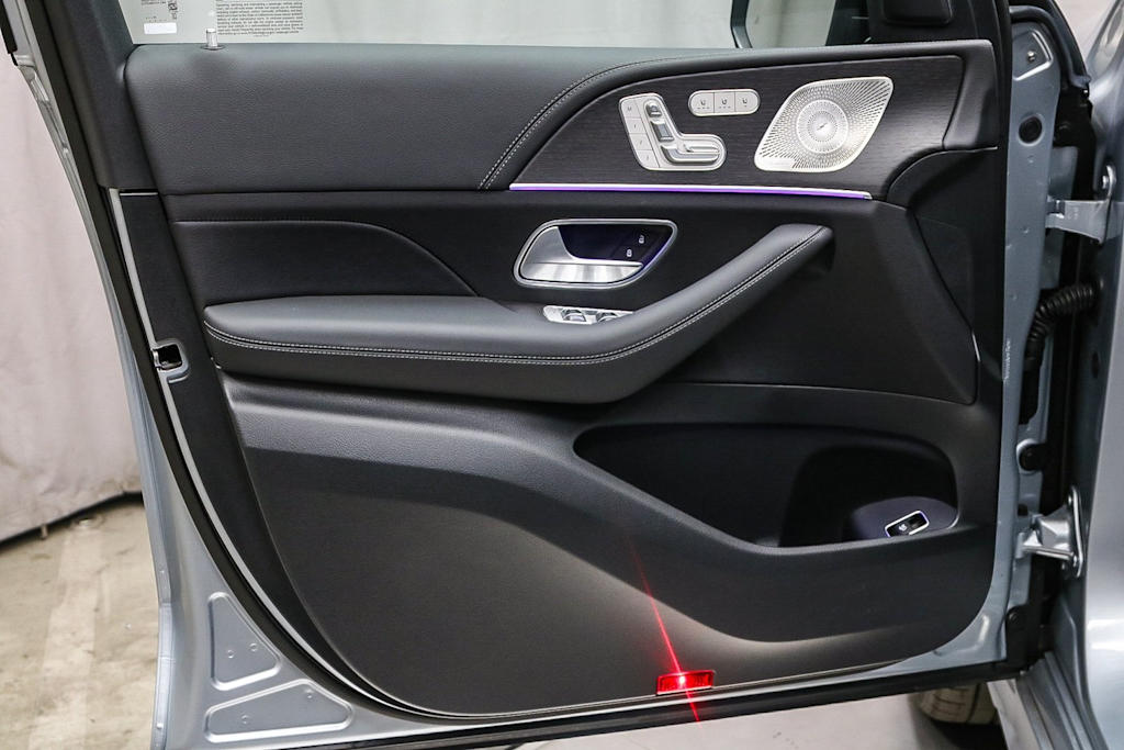 Thumbnail: 2025 Mercedes-Benz GLE - 25