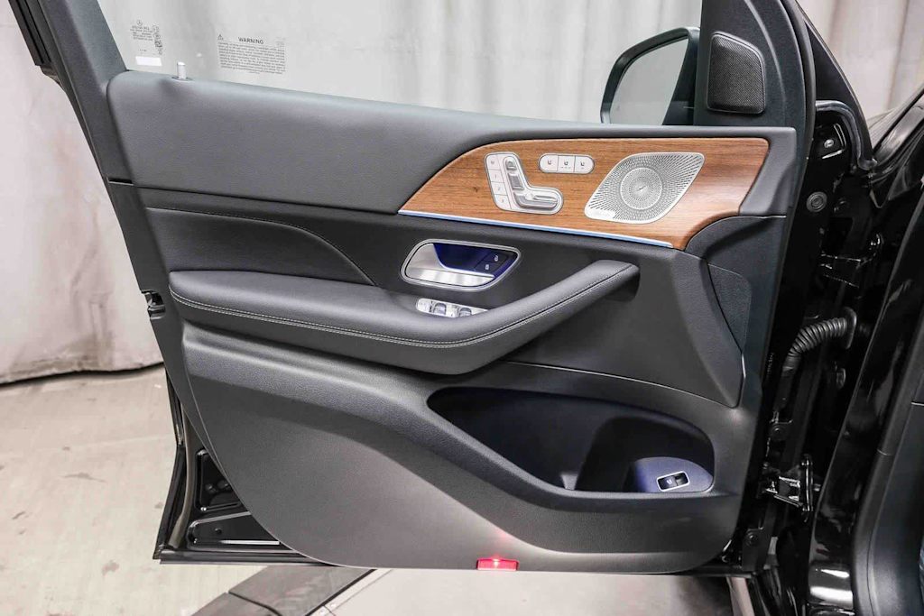 Thumbnail: 2025 Mercedes-Benz GLE - 22
