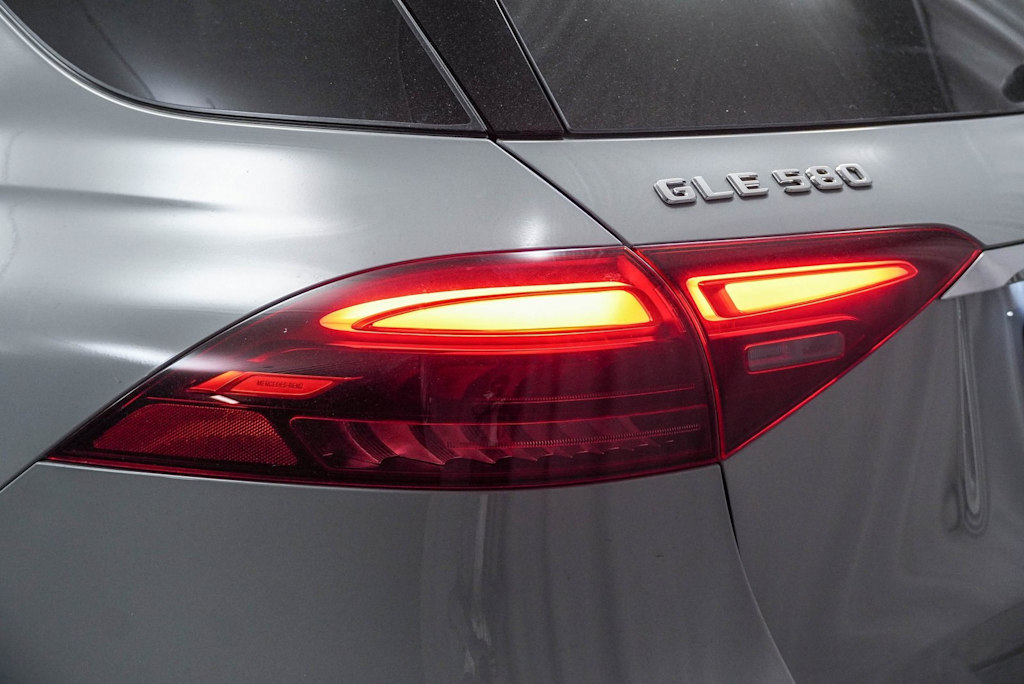 Thumbnail: 2025 Mercedes-Benz GLE - 23