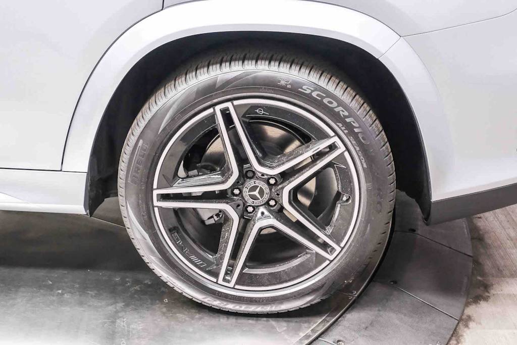Thumbnail: 2026 Mercedes-Benz GLS - 8