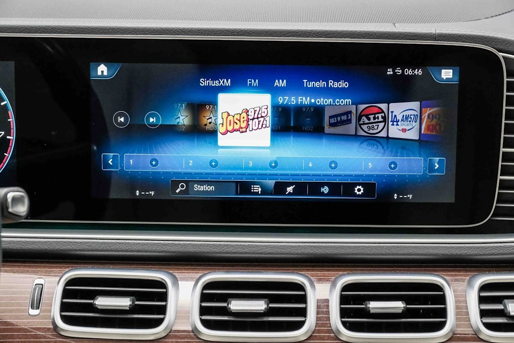 Thumbnail: 2022 Mercedes-Benz GLS - 22