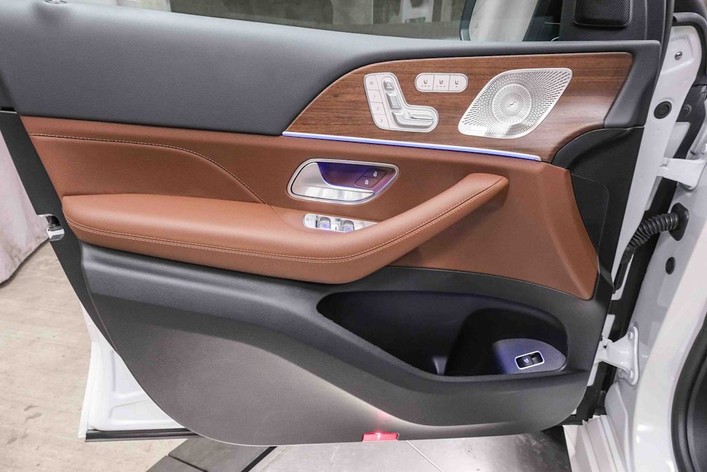 Thumbnail: 2026 Mercedes-Benz GLS - 31