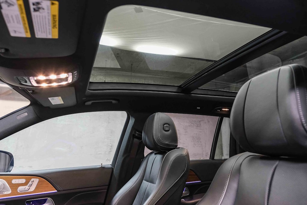 Thumbnail: 2024 Mercedes-Benz GLS - 28
