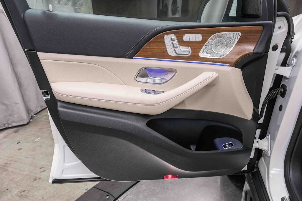 Thumbnail: 2026 Mercedes-Benz GLS - 31
