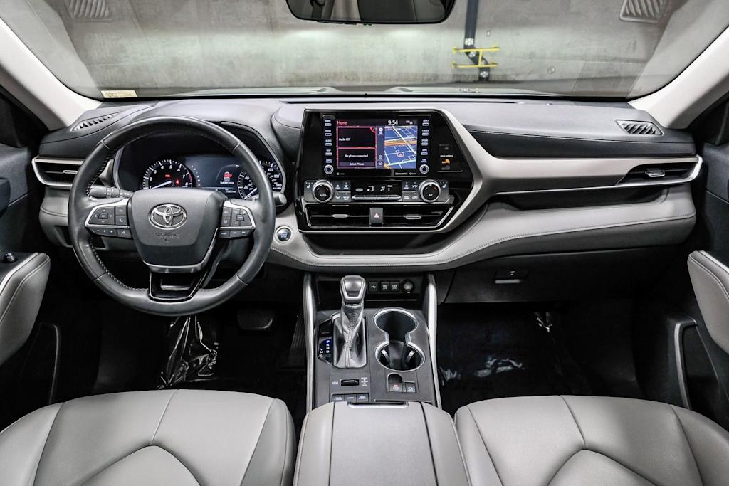 Thumbnail: 2020 Toyota Highlander - 2
