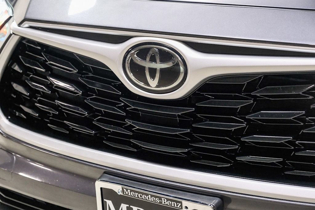 Thumbnail: 2020 Toyota Highlander - 7