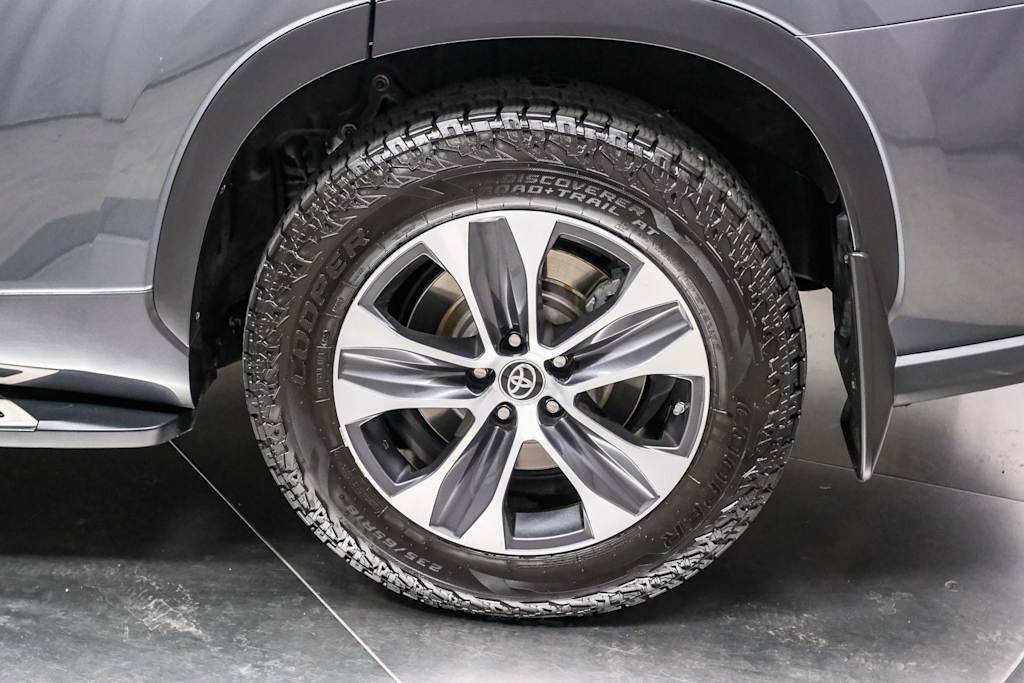 Thumbnail: 2020 Toyota Highlander - 8