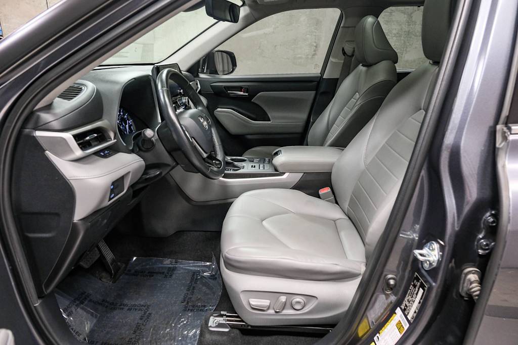 Thumbnail: 2020 Toyota Highlander - 12