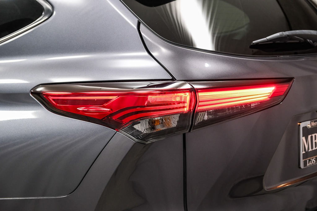 Thumbnail: 2020 Toyota Highlander - 20