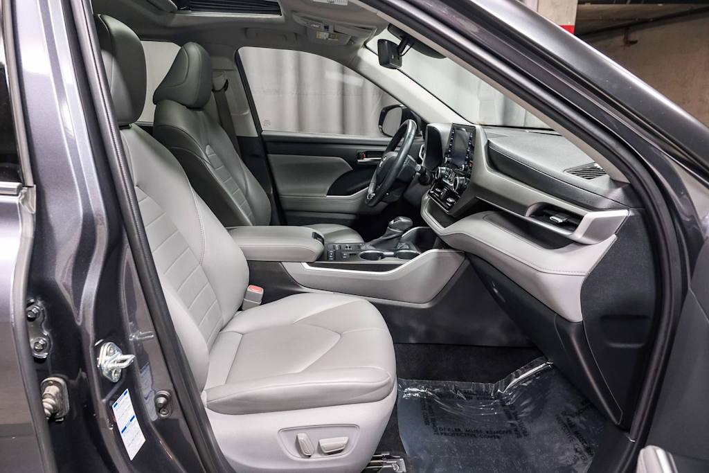 Thumbnail: 2020 Toyota Highlander - 11