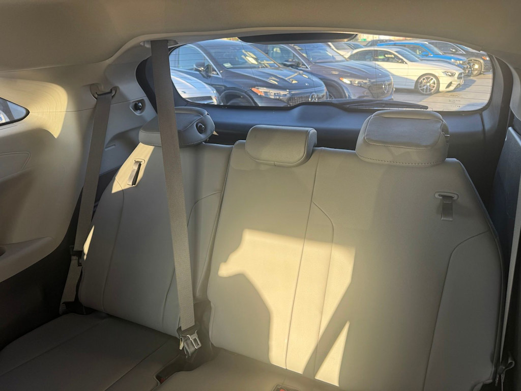 Thumbnail: 2021 Toyota Sienna - 8