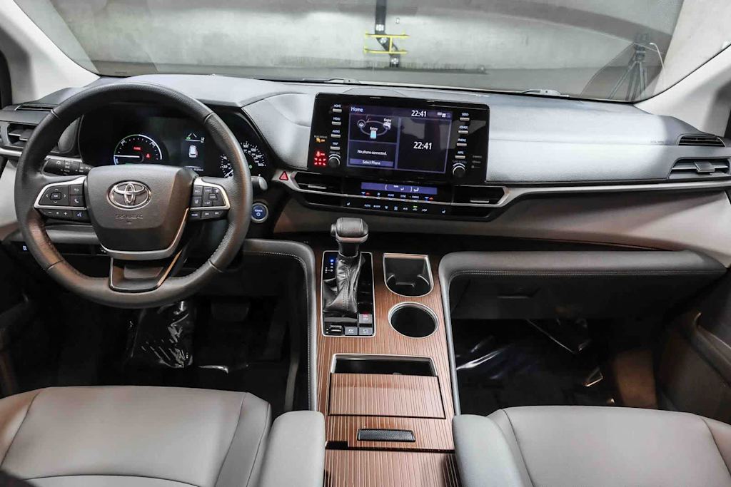 Thumbnail: 2021 Toyota Sienna - 2