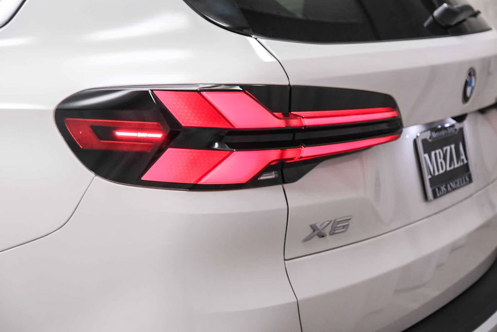 Thumbnail: 2025 BMW X5 - 19