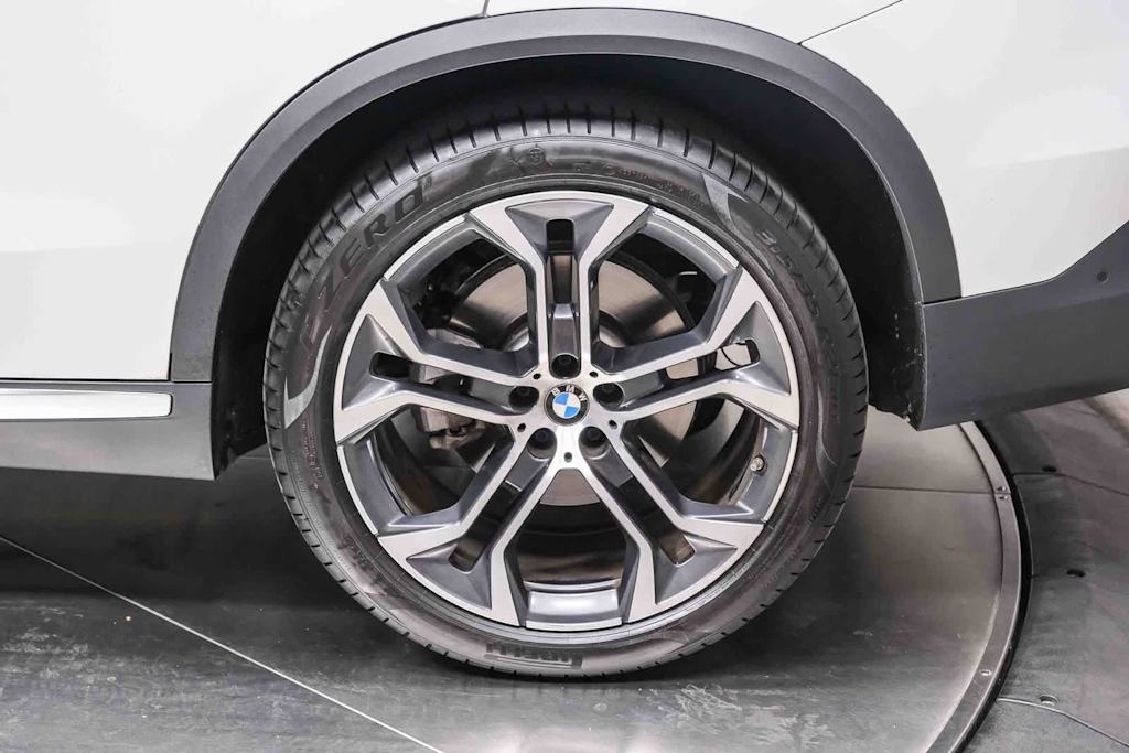 Thumbnail: 2025 BMW X5 - 8