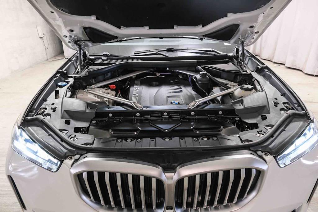 Thumbnail: 2025 BMW X5 - 9