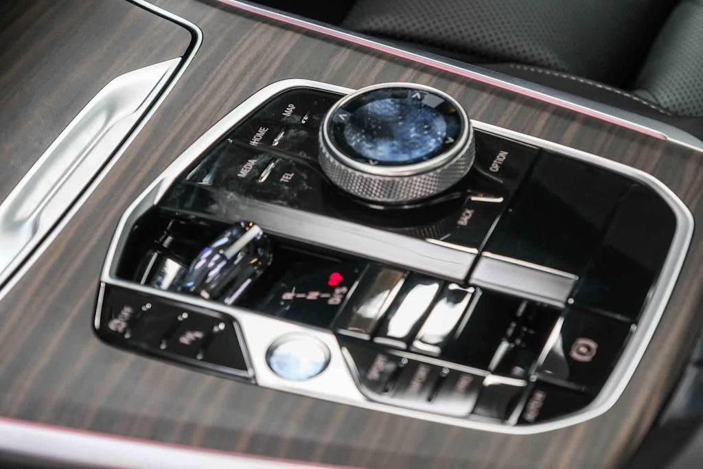 Thumbnail: 2025 BMW X5 - 28