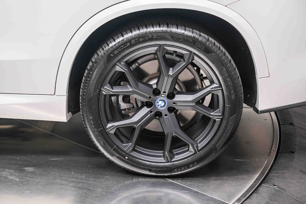 Thumbnail: 2024 BMW X5 - 8