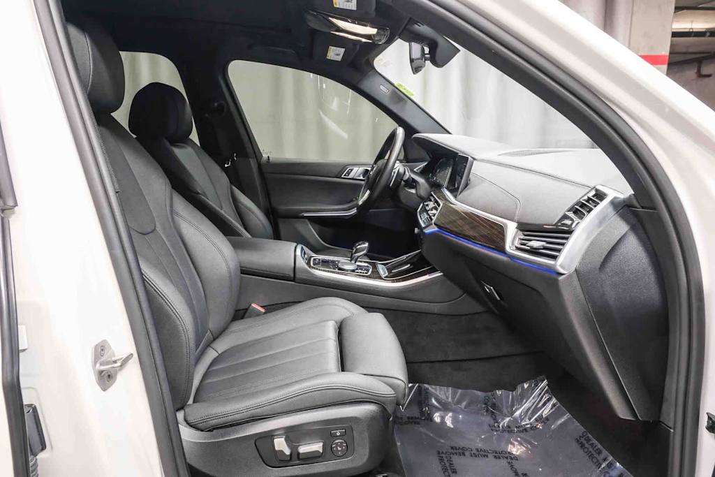 Thumbnail: 2021 BMW X5 - 11