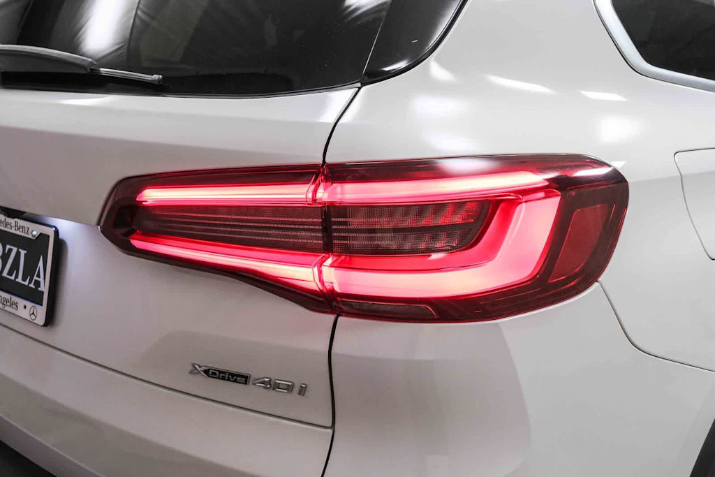 Thumbnail: 2021 BMW X5 - 21