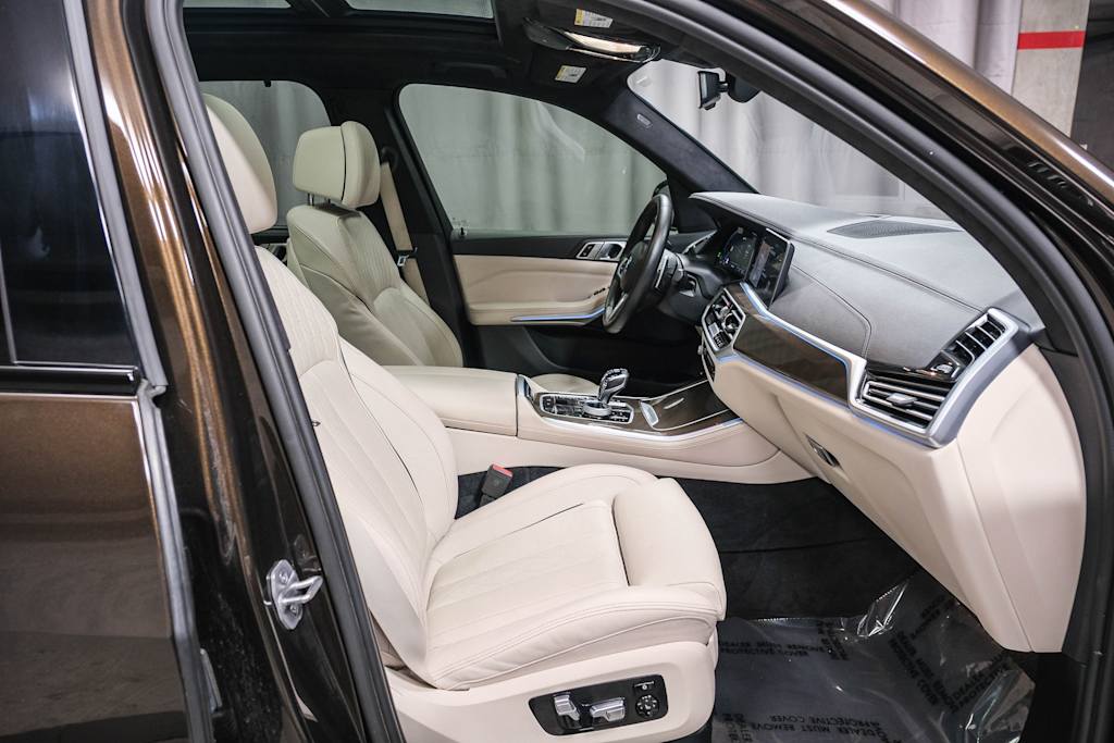 Thumbnail: 2022 BMW X5 - 10