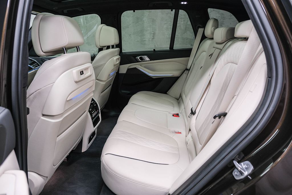 Thumbnail: 2022 BMW X5 - 12