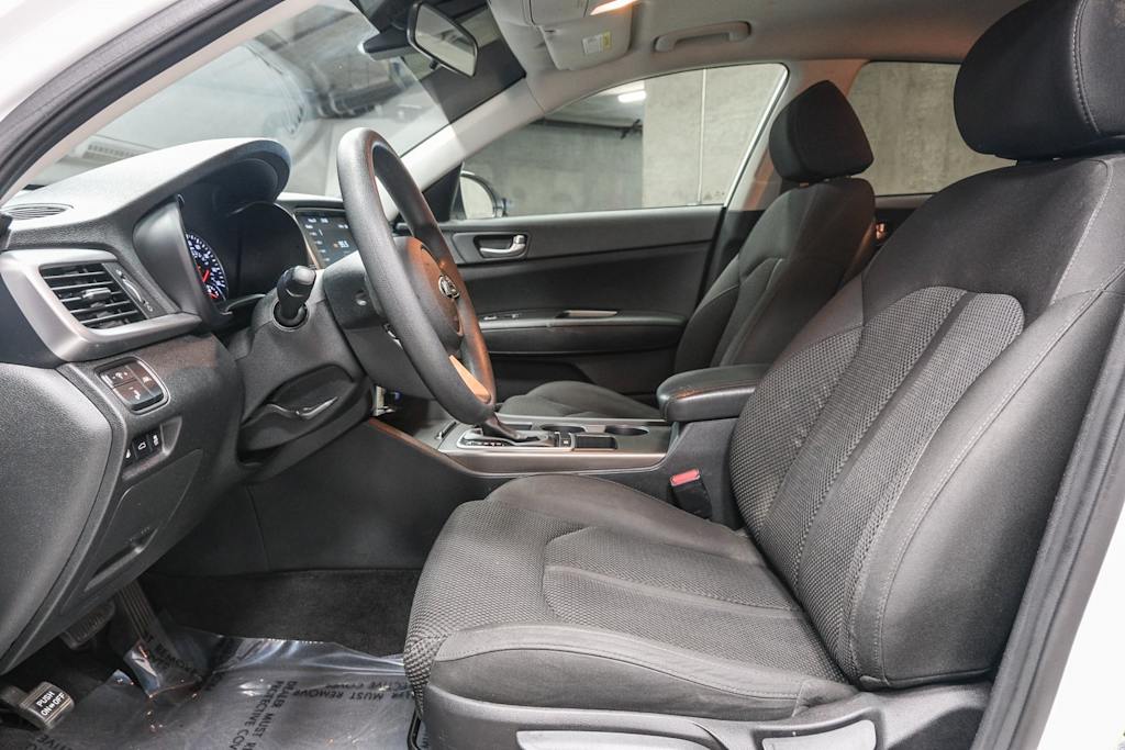 Thumbnail: 2019 Kia Optima - 10